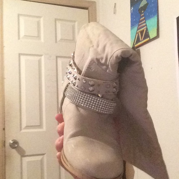 Boots - Picture 2 of 3